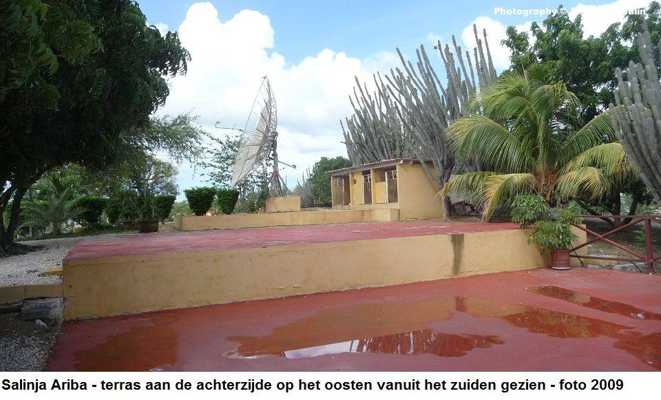 29. Salinja Ariba terras aan de achterzijde 2009